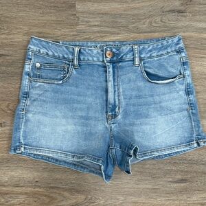 American Eagle || Hi - Rise Shorts